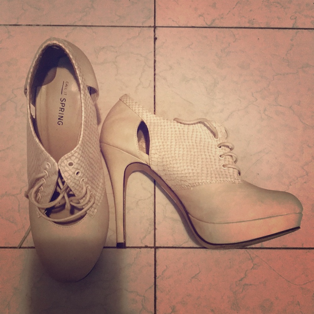 Call It Spring closed heels